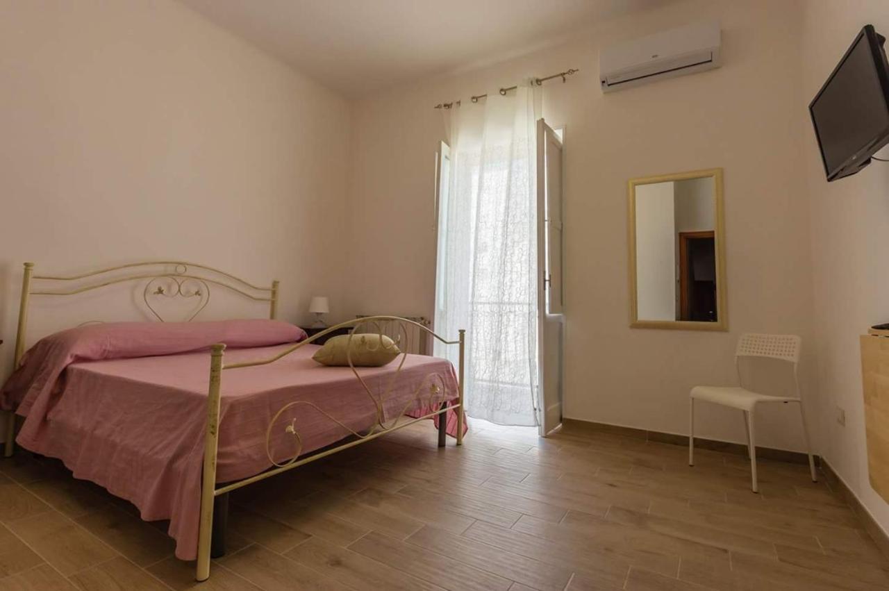 Affittacamere Raggio Di Sole 塔兰托 外观 照片